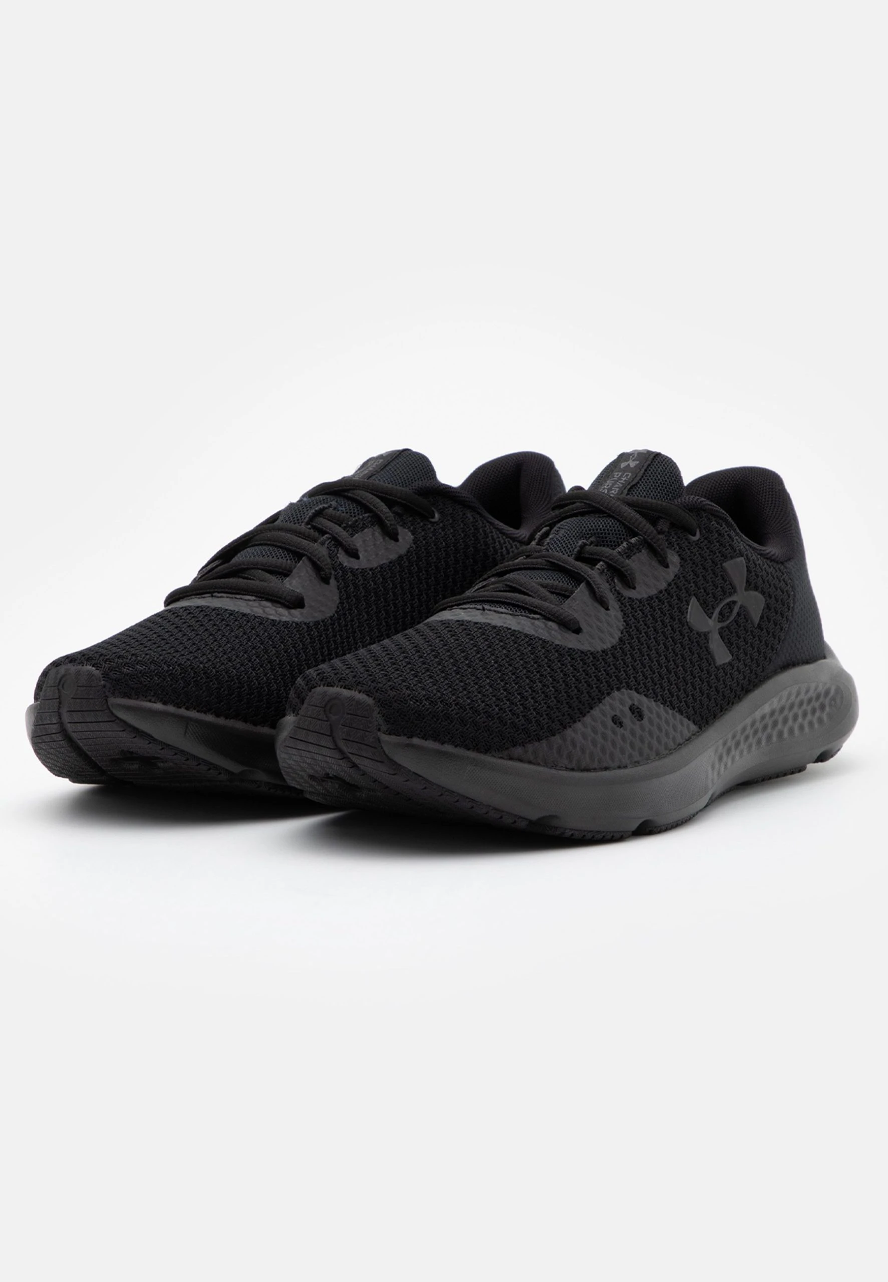 Under Armour CHARGED PURSUIT 3 - Obuwie Do Biegania Treningowe - Black - obrazek 2