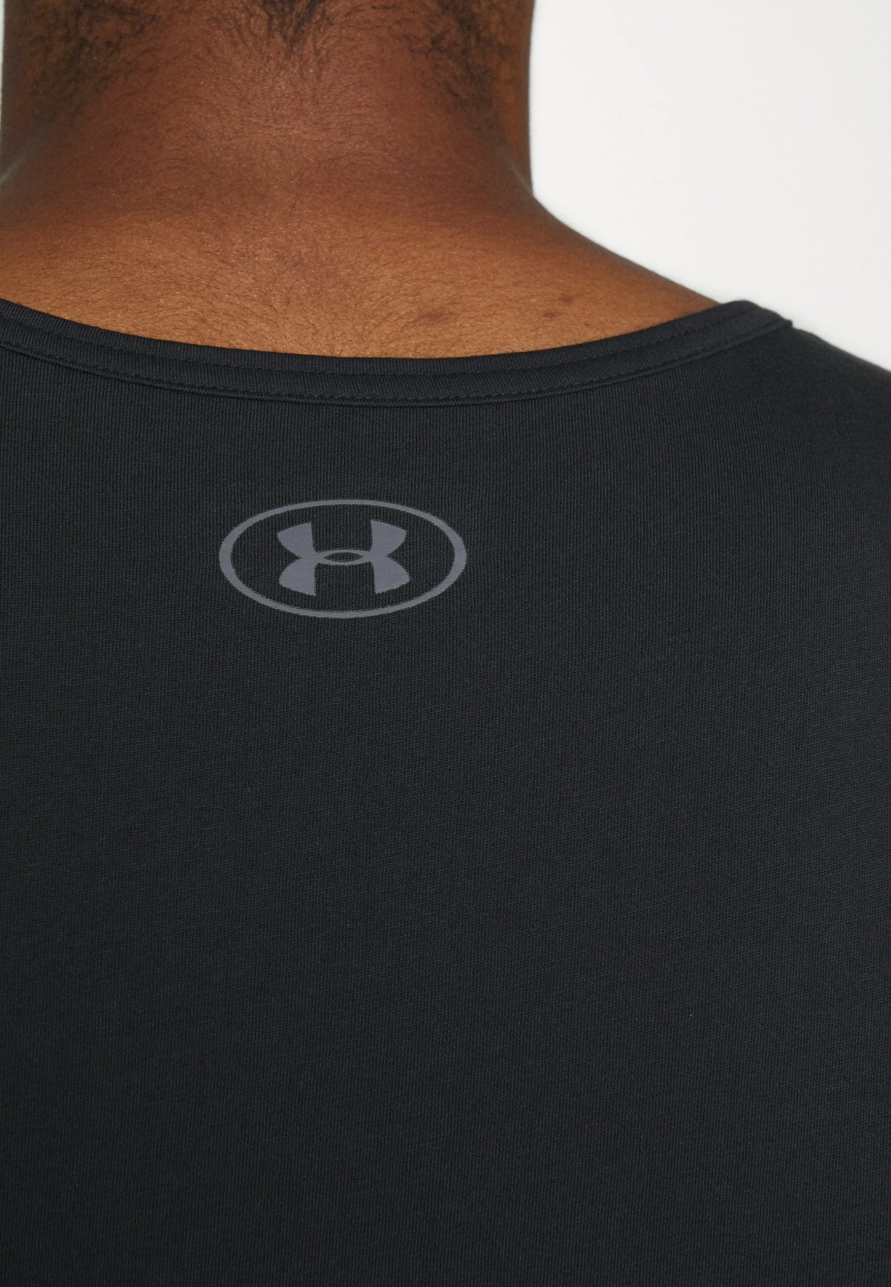 Under Armour SPORTSTYLE LOGO - Top - Black - obrazek 5