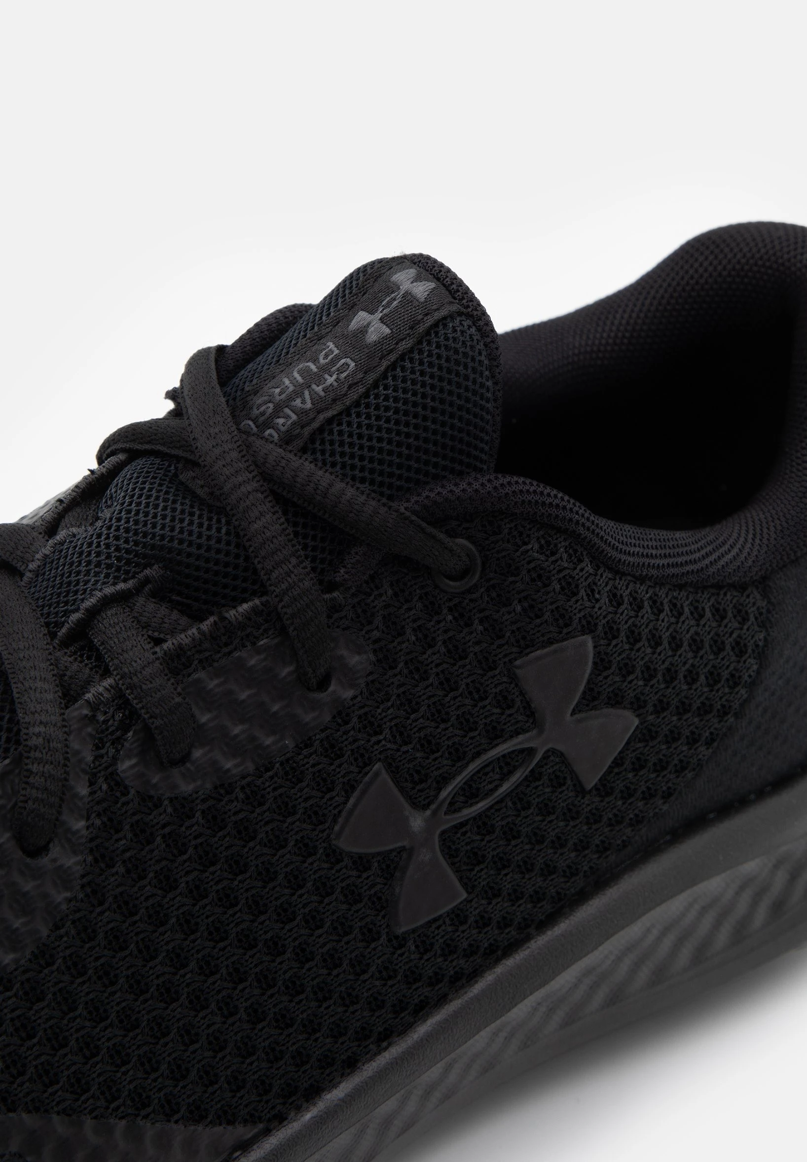 Under Armour CHARGED PURSUIT 3 - Obuwie Do Biegania Treningowe - Black - obrazek 5