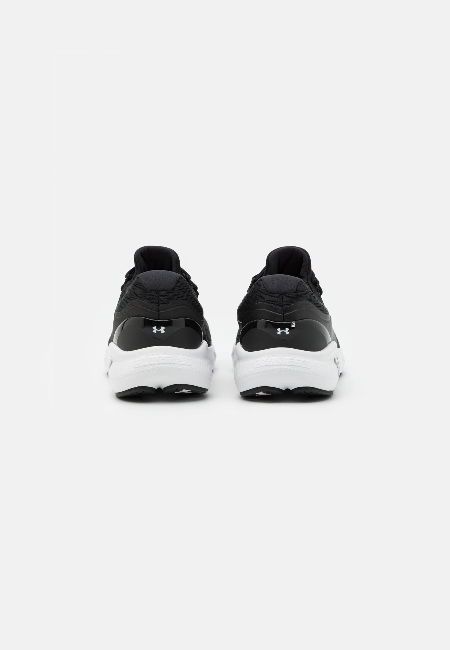 Under Armour CHARGED VANTAGE - Obuwie Do Biegania Treningowe - Black - obrazek 3